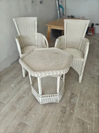 Juego 2 Sillas y Mesa Mimbre Beige