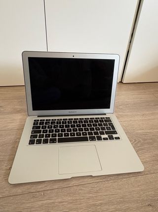 MacBook Air 13” 2016 i5 8GB RAM 256GB Plata