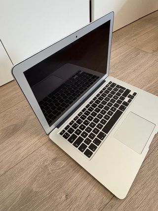 MacBook Air 13” 2016 i5 8GB RAM 256GB Plata