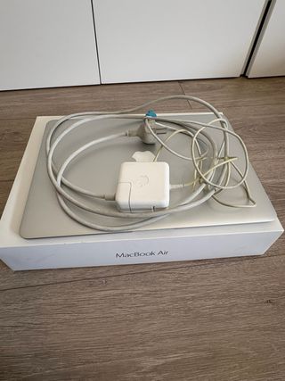 MacBook Air 13” 2016 i5 8GB RAM 256GB Plata