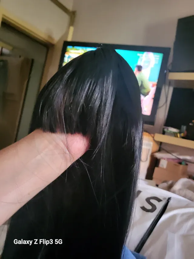  Negra es preciosa y queda súperbien es sintetica 