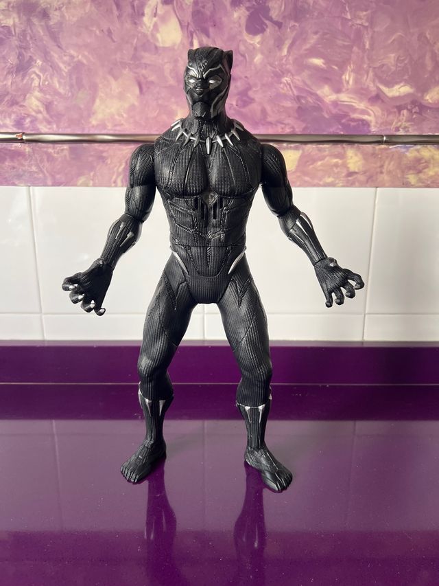 Muñeco Black Panther con Sonido y Luces