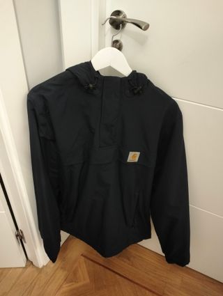 Chaqueta Carhartt Nimbus. Color navy blue.