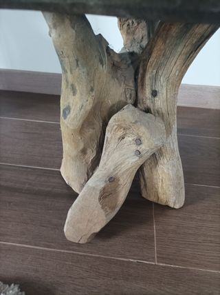 Mesa auxiliar rústica de madera