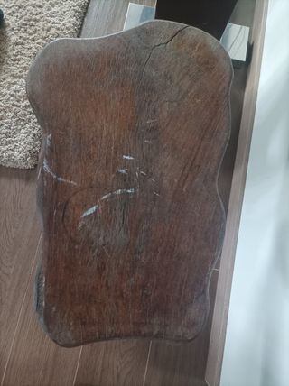 Mesa auxiliar rústica de madera