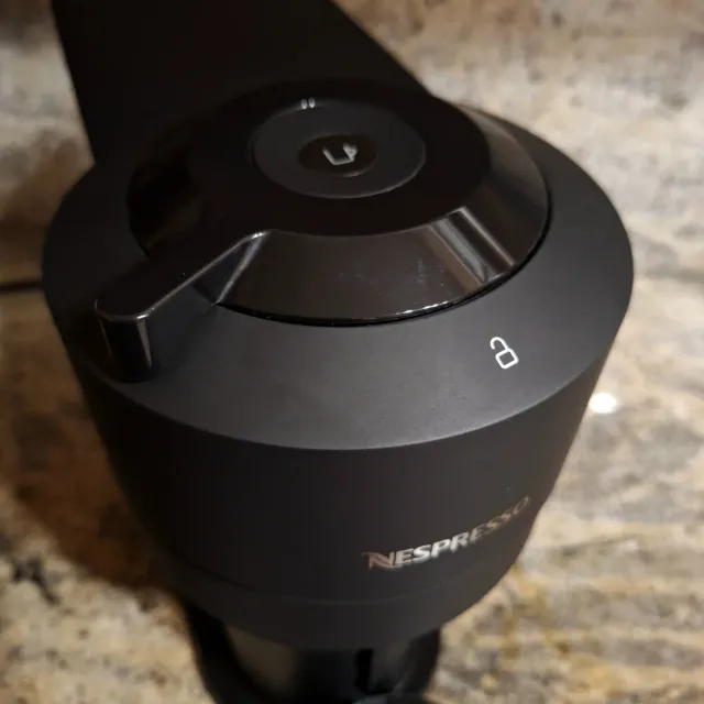 Cafetera Nespresso Krups Vertuo Next XN910N