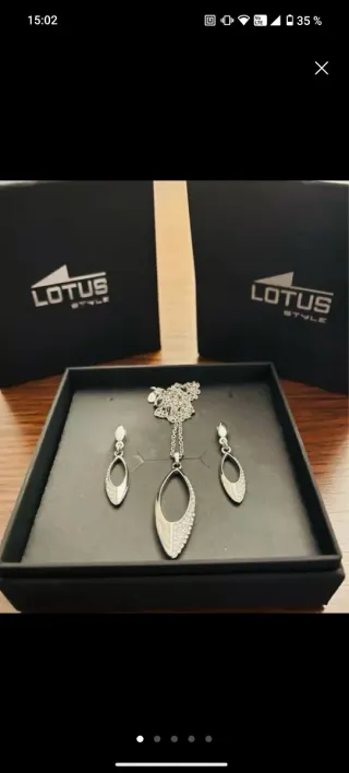 Colgante y pendientes LOTUS plata