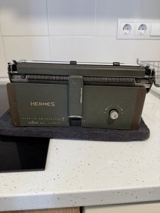 Máquina de escribir Hermes 2000 verde