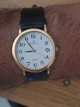 Reloj Festina Quartz Dorado