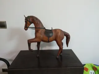 Caballo decorativo imitación madera