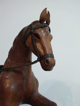 Caballo decorativo imitación madera