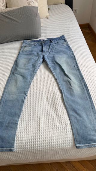 Pantalón vaquero azul Zara