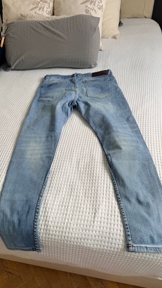 Pantalón vaquero azul Zara