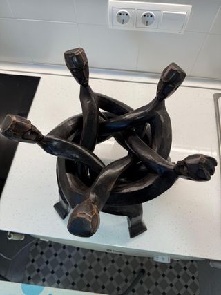 Figura madera keniana artesanal