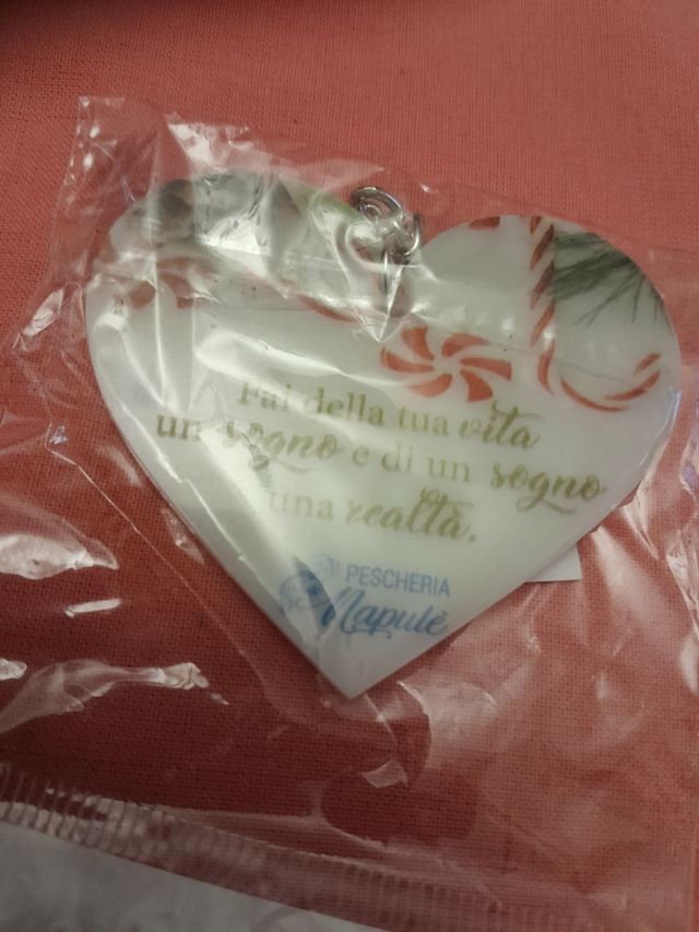 Portachiavi a forma di cuore con scritta