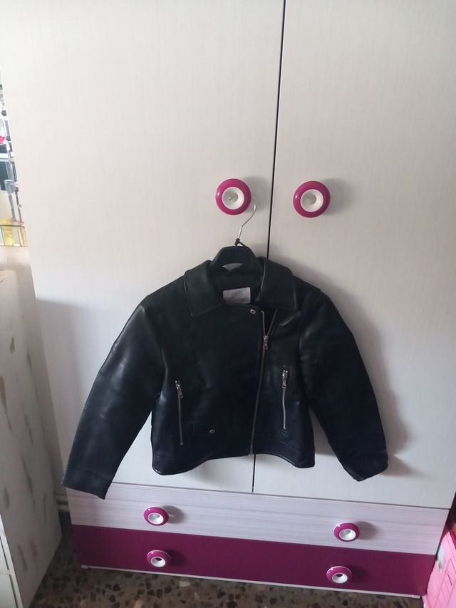 Chaqueta negra polyester 9 años