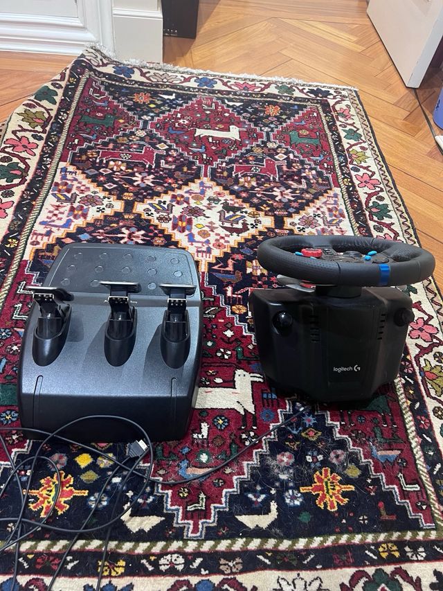 Volante Logitech G29 con Pedales