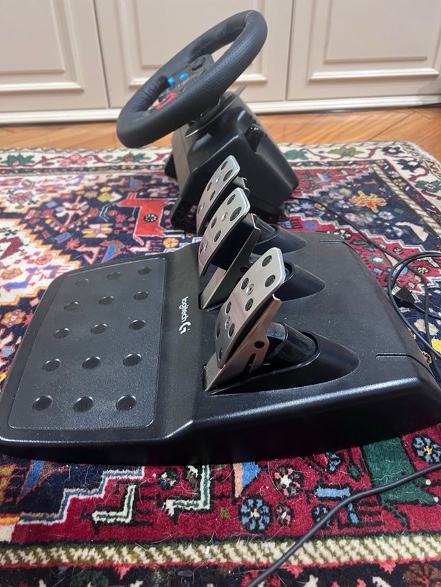 Volante Logitech G29 con Pedales