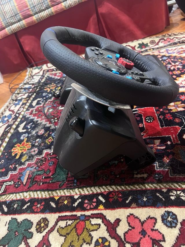 Volante Logitech G29 con Pedales