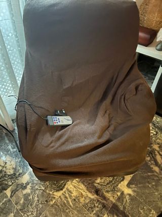 Sillón marrón tela con mando