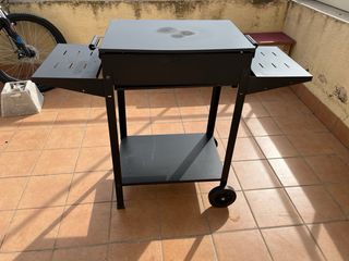 Grande barbecue a carbonella nera