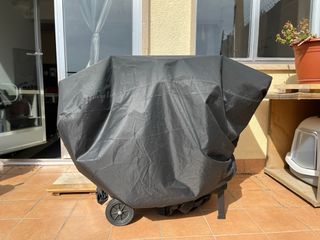Grande barbecue a carbonella nera