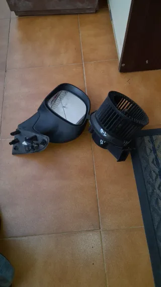 Espejo retrovisor izq y ventilador A/C