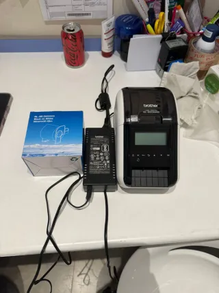 Etiquetadora Brother QL-820NWB + Rollo
