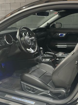 Ford Mustang (2022)