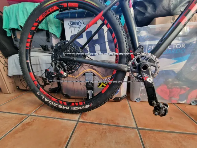 Bicicleta MTB Carbono Talla 18.5