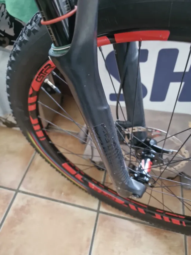 Bicicleta MTB Carbono Talla 18.5