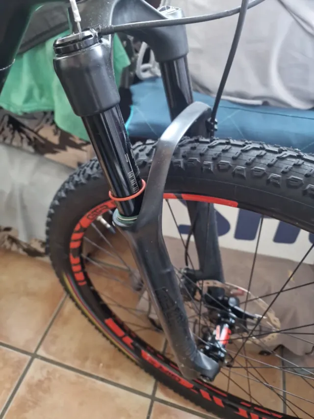 Bicicleta MTB Carbono Talla 18.5