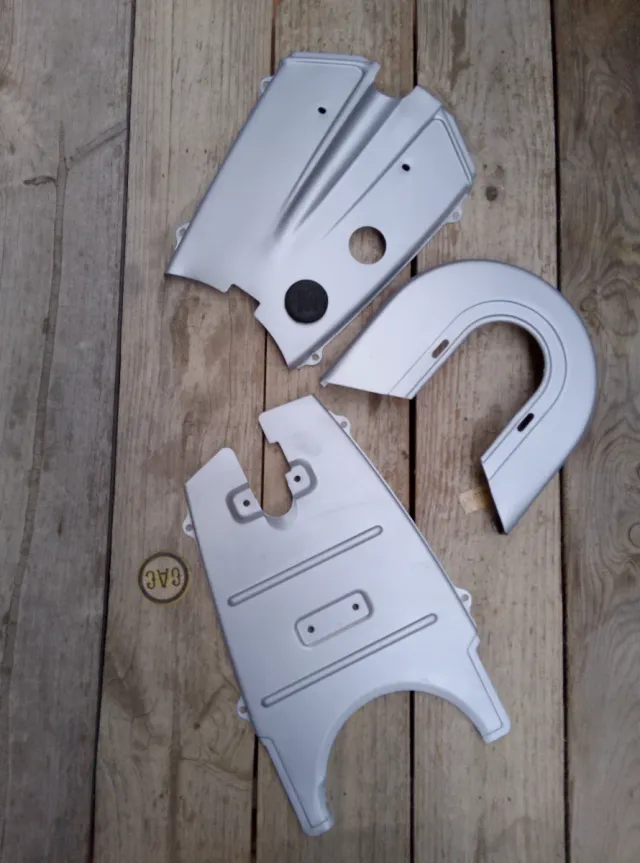 Cubrecadena Mobylette y tapa de engrase