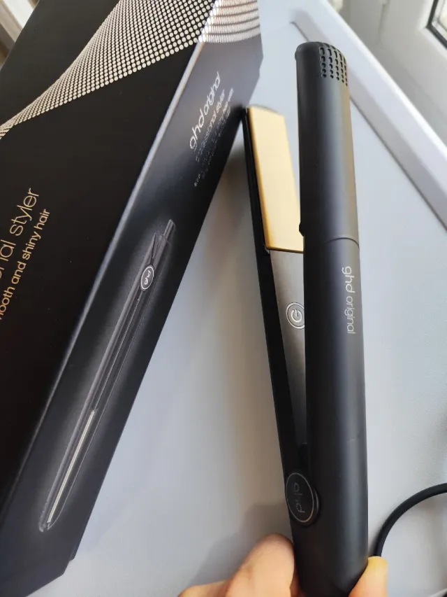 GHD original professional styler negro y dorado