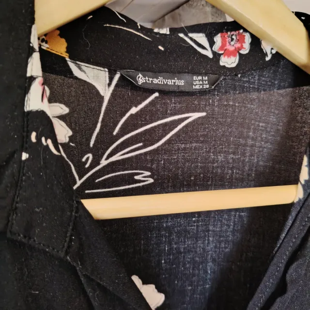 Vestido camisero floral Stradivarius Talla M