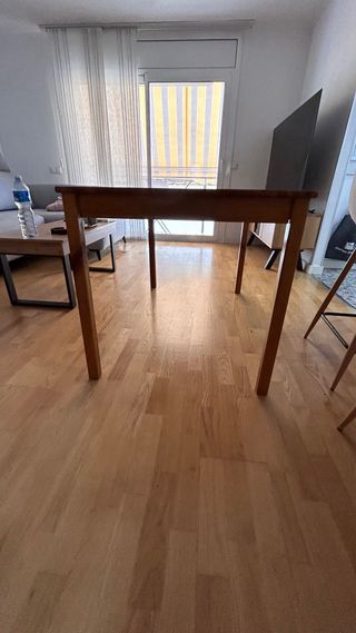 Mesa comedor madera pino barnizada Ikea