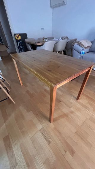 Mesa comedor madera pino barnizada Ikea