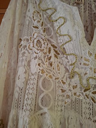 Vestido mini ibicenco encaje blanco y dorado
