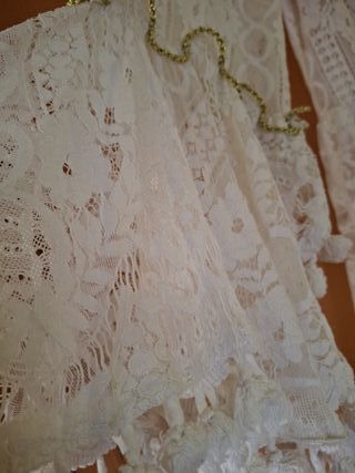 Vestido mini ibicenco encaje blanco y dorado