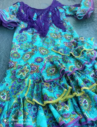Traje Flamenca Talla 48 Morado y Turquesa