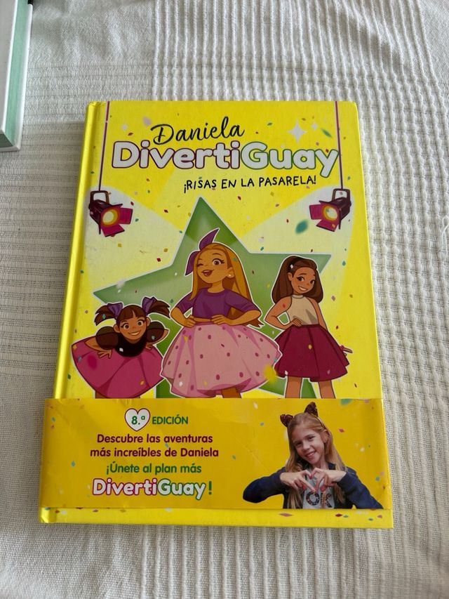 ¡Una fiesta de pijamas! (Daniela DivertiGuay 1)