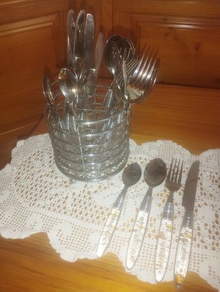 Juego cubiertos con escurridor