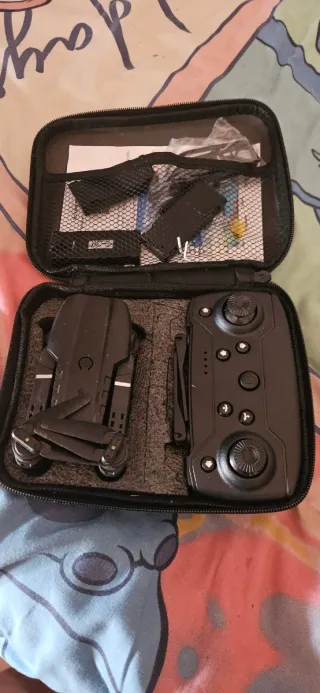 Dron Plegable Negro con Mando