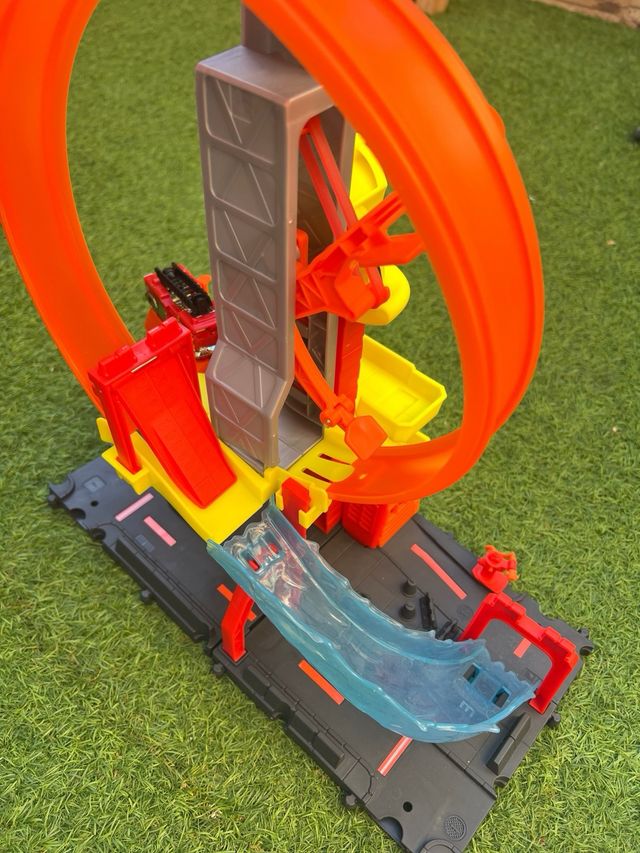 Hot Wheels City Estación Bomberos Pista