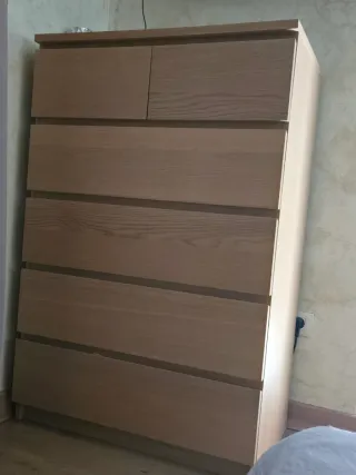 Cómoda de madera Ikea