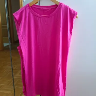 Camiseta Halara Rosa a estrenar.
Da bastante talla