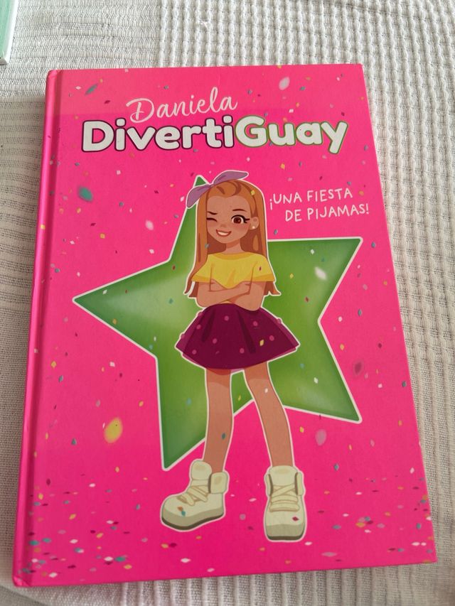 ¡Una fiesta de pijamas! (Daniela DivertiGuay 1)