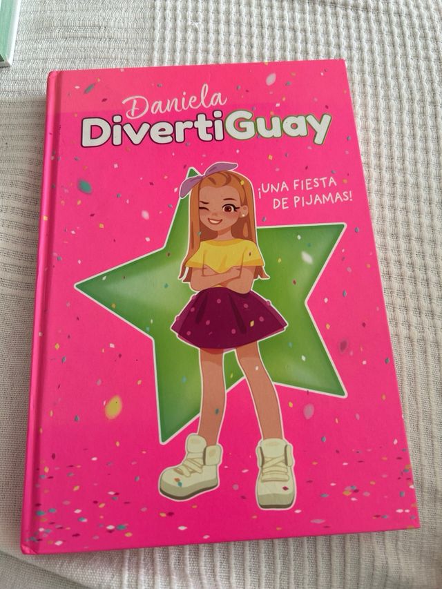 ¡Una fiesta de pijamas! (Daniela DivertiGuay 1)