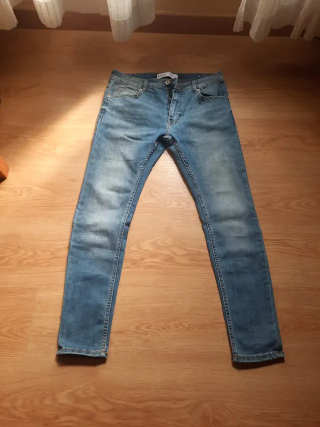 Pantalón vaquero Bershka azul