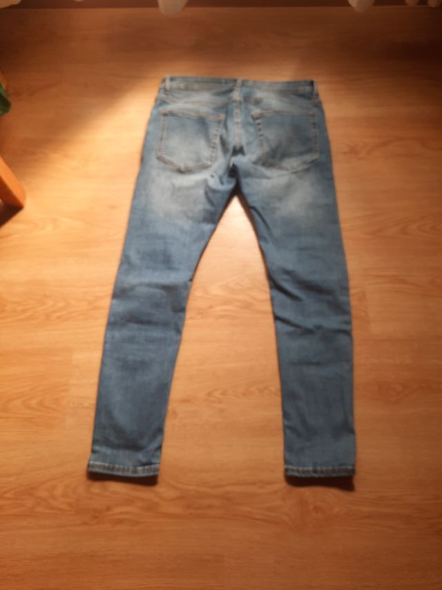 Pantalón vaquero Bershka azul
